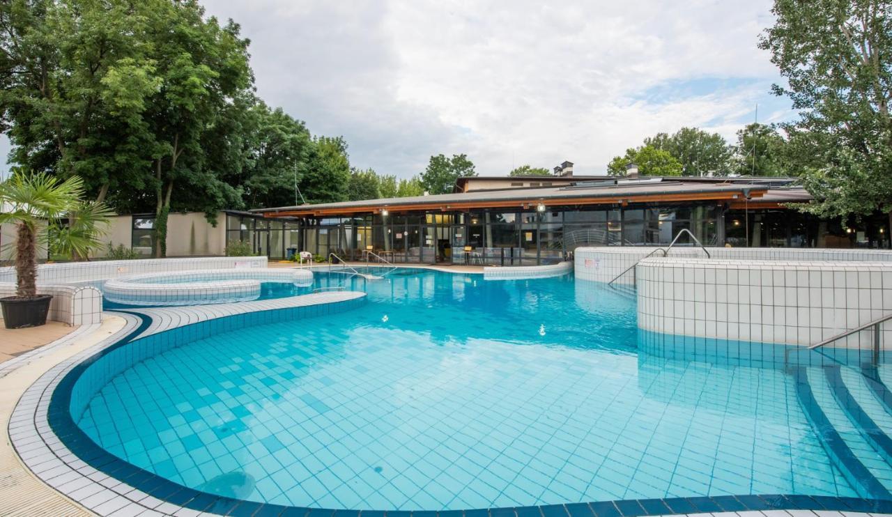Minihotel Папа Екстер'єр фото